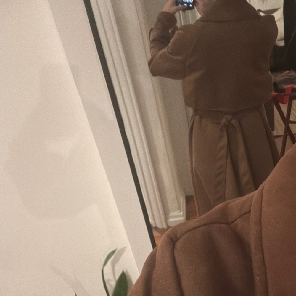 Classic Tan Double-Breasted Women's Trench Coat - Picture 5 of 5
